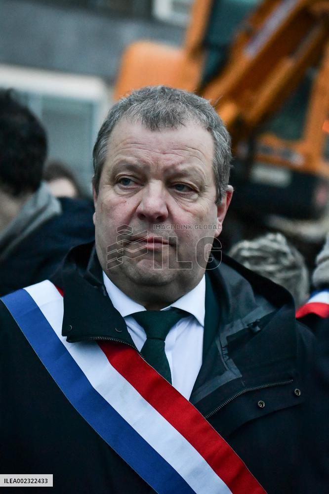 PM Attal Visits A Housing Construction Site - Villejuif