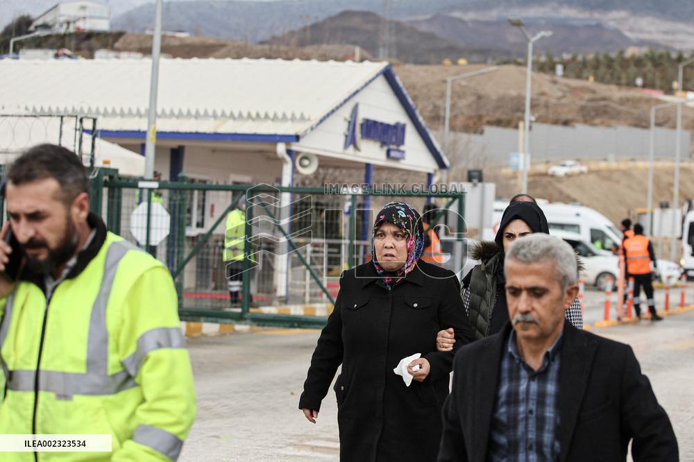 At Least 9 Workers Trapped After Landslide At Gold Mine - Turkey