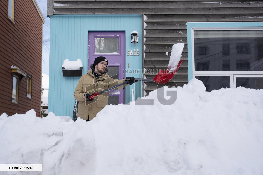 Heavy Snow - Canada