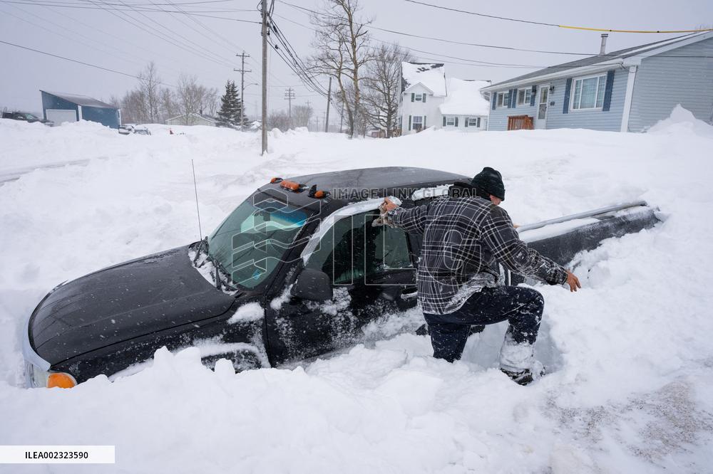 Heavy Snow - Canada
