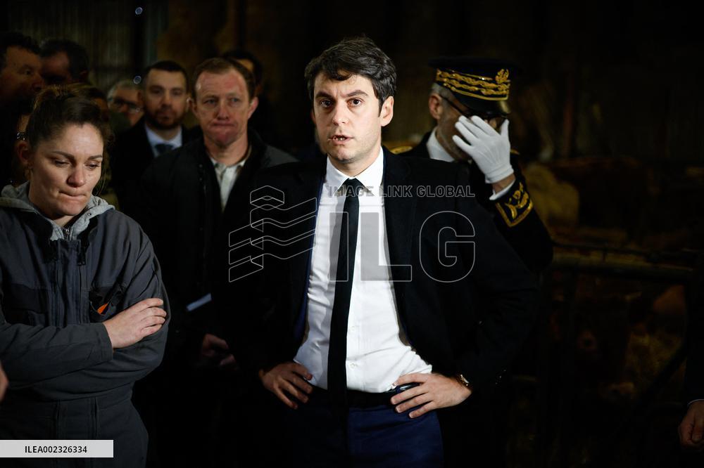 PM Attal Visits A Cattle Farm - Janvilliers