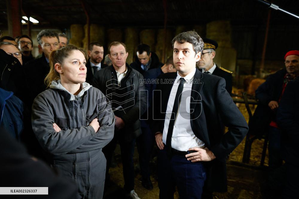 PM Attal Visits A Cattle Farm - Janvilliers