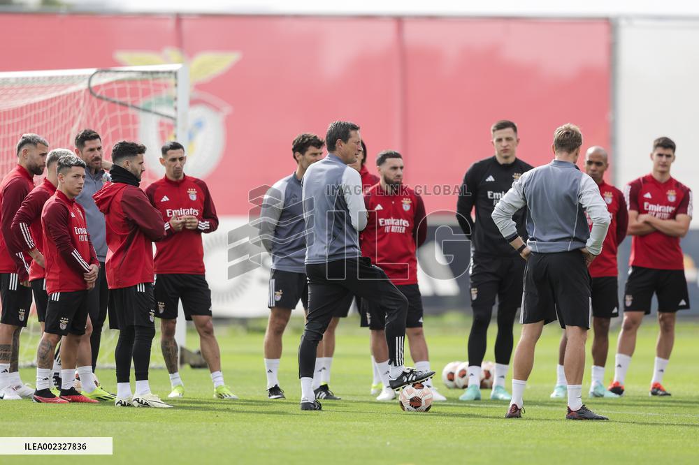 Europa League: Benfica training