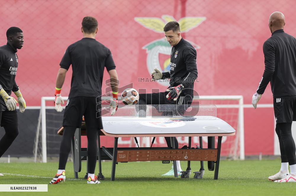 Europa League: Benfica training