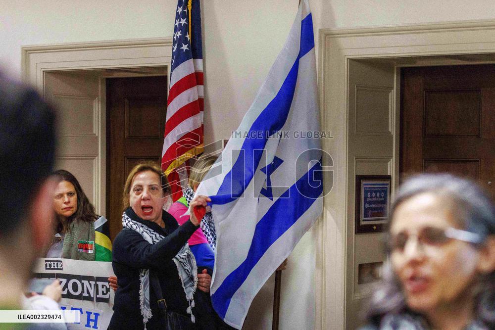 Protest For Ceasefire With Susan Sarandon - Washington
