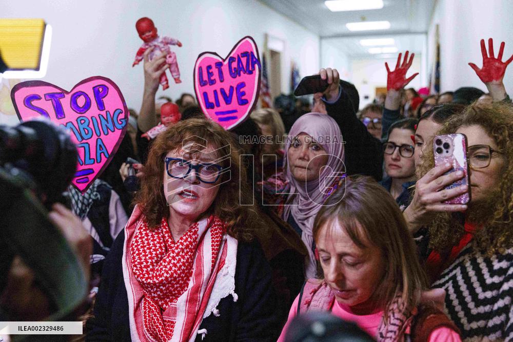 Protest For Ceasefire With Susan Sarandon - Washington