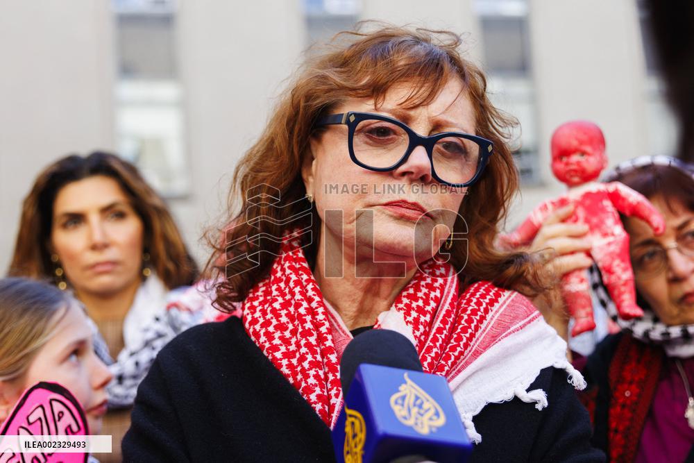 Protest For Ceasefire With Susan Sarandon - Washington