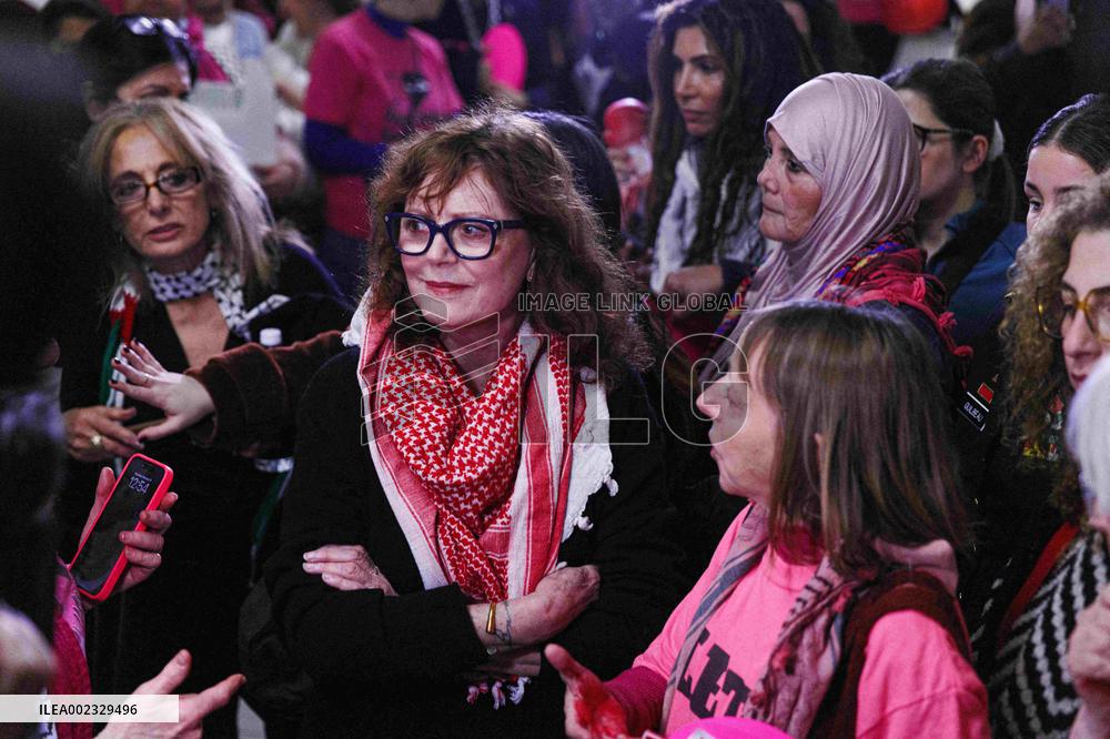 Protest For Ceasefire With Susan Sarandon - Washington