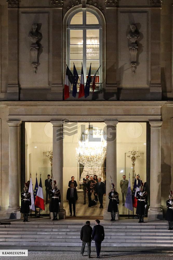 Emmanuel Macron meets with Volodymyr Zelensky - Paris