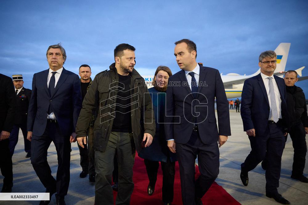 France Signs Security Pact With Ukraine - Paris