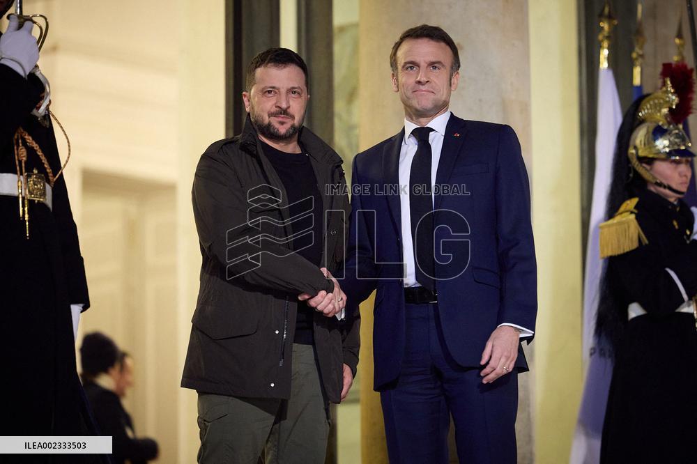 France Signs Security Pact With Ukraine - Paris