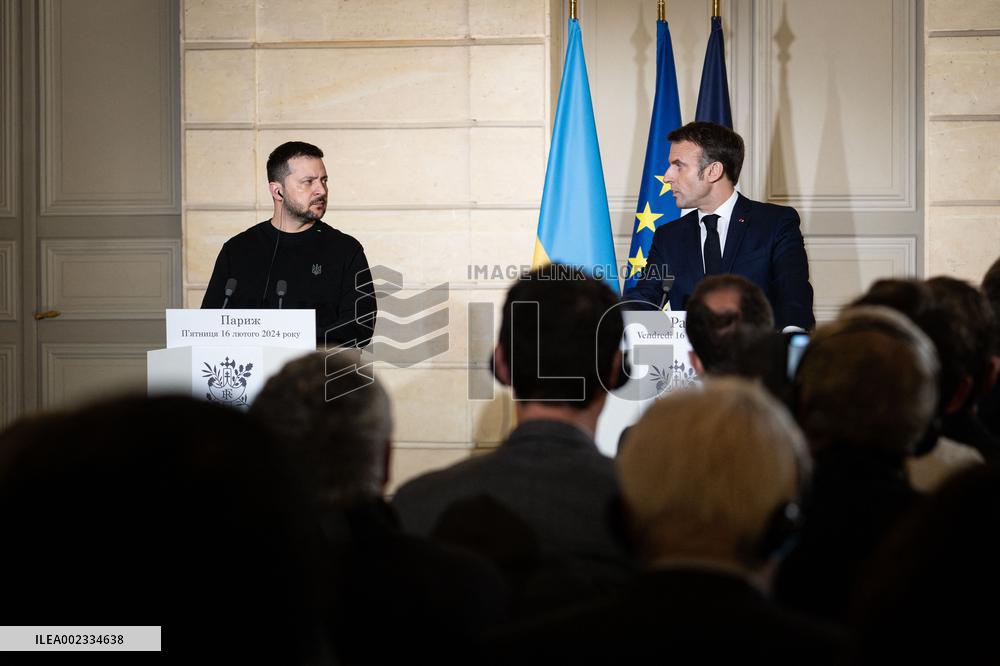 Emmanuel Macron And Volodymyr Zelensky Press Conference - Paris