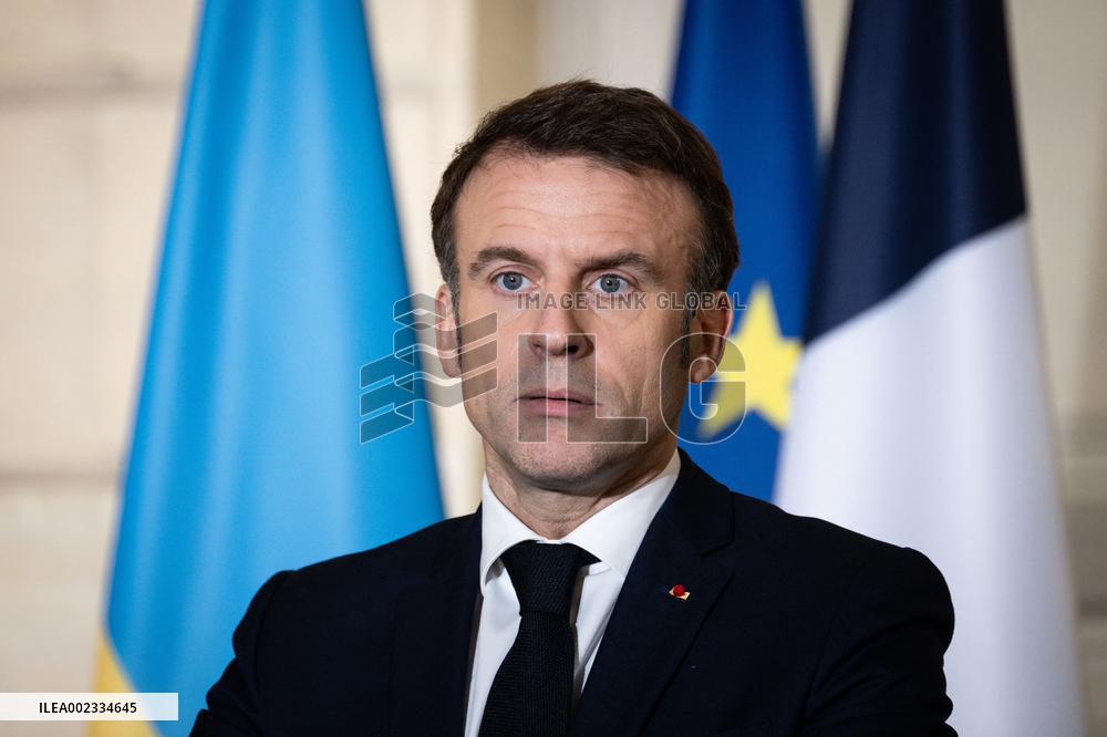 Emmanuel Macron And Volodymyr Zelensky Press Conference - Paris