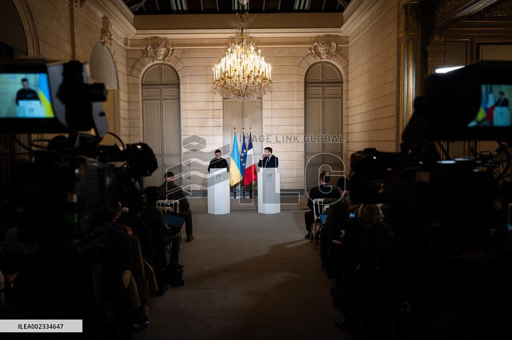 Emmanuel Macron And Volodymyr Zelensky Press Conference - Paris