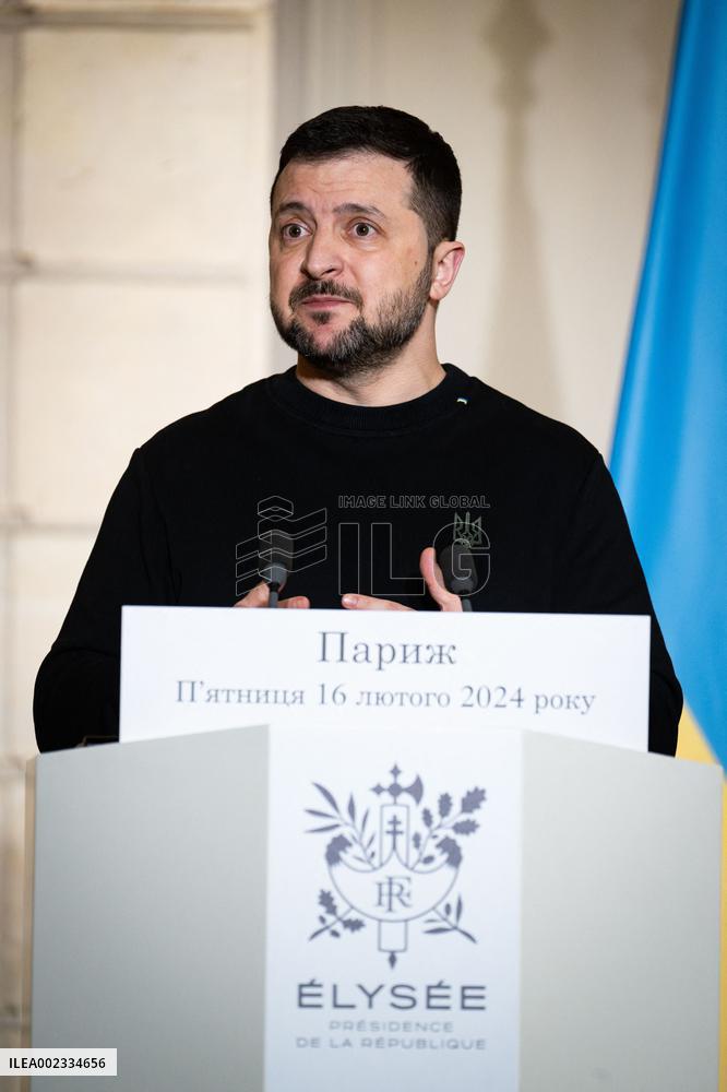 Emmanuel Macron And Volodymyr Zelensky Press Conference - Paris