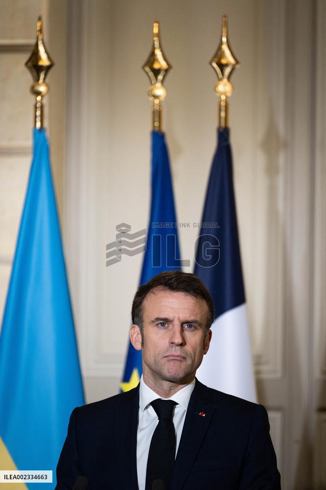 Emmanuel Macron And Volodymyr Zelensky Press Conference - Paris