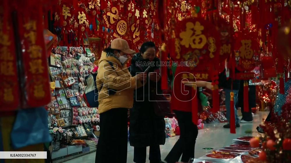 French chef's "foodie tour" at Korean food market in China's Yanji