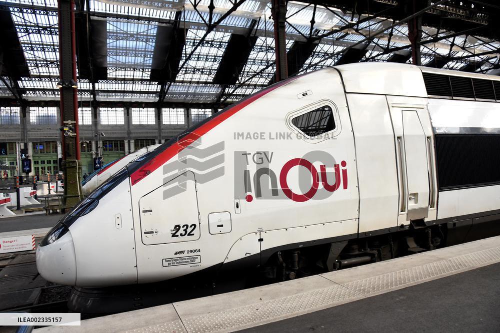 SNCF Controllers Social Movement At Gare De Lyon - Paris