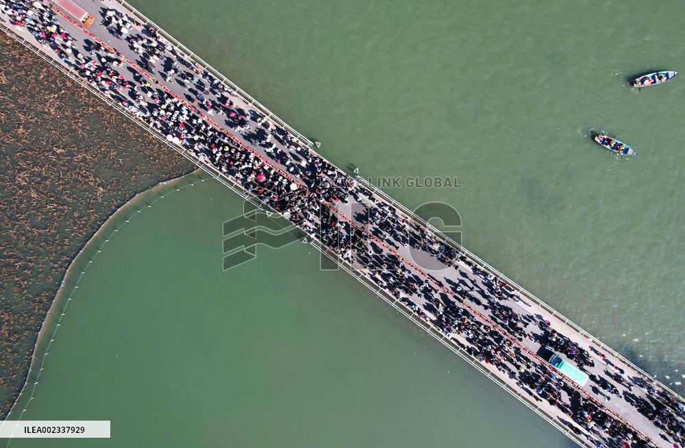 Tourism Consumption Soars During the Spring Festival Holiday in China