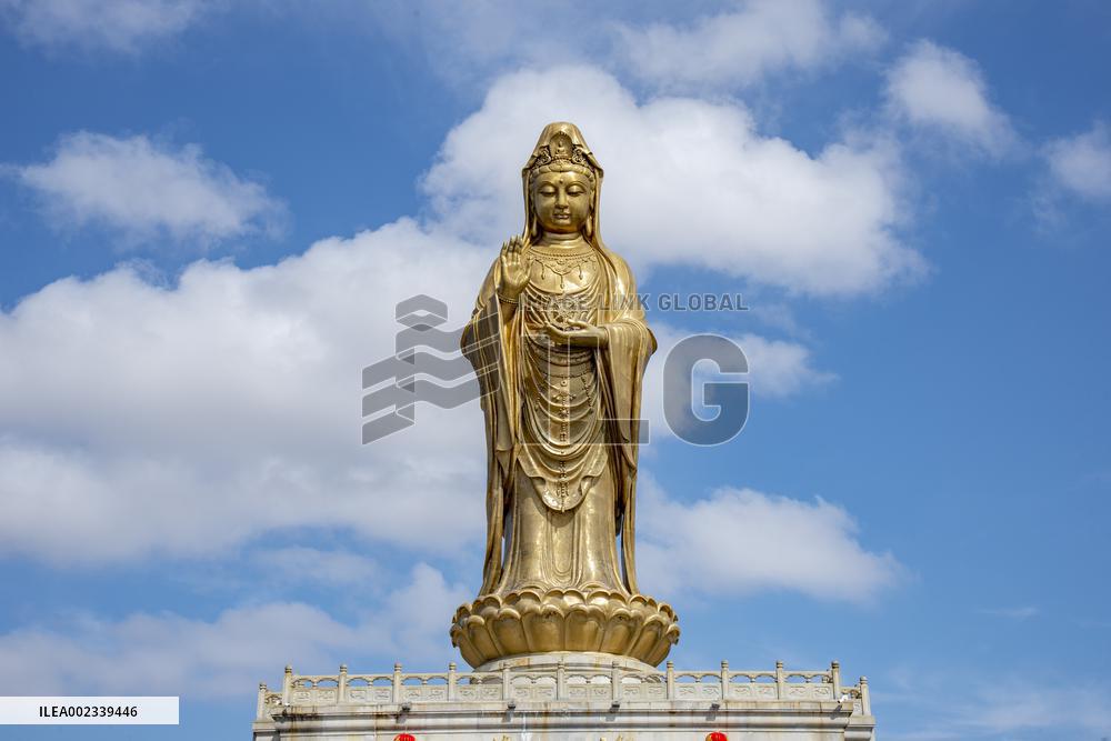 Mount Putuo south a Buddism godness Guanyin Statue