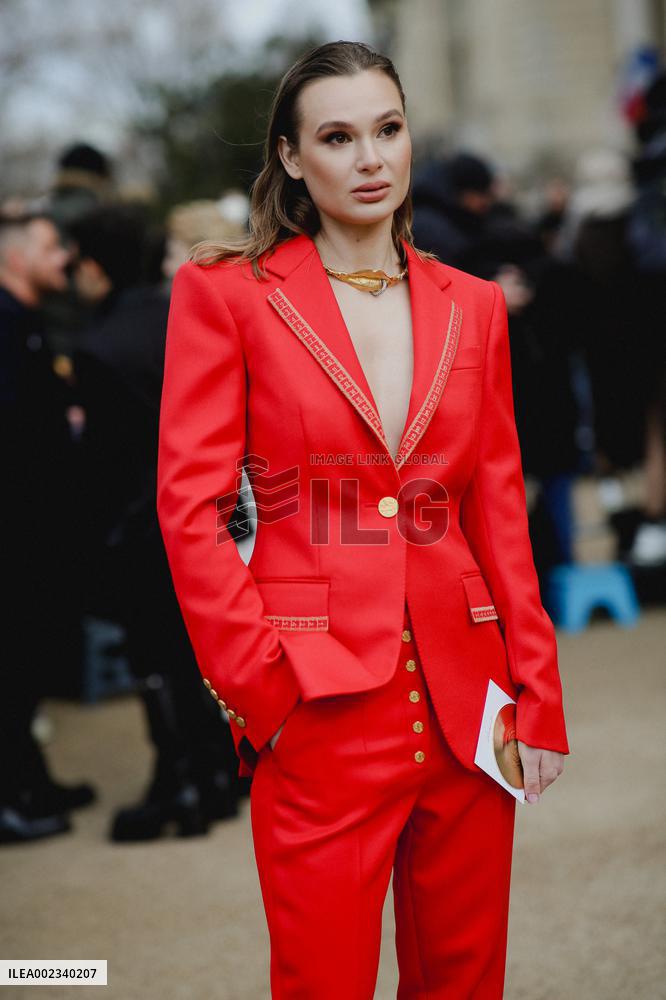 PFW - Schiaparelli Street Style