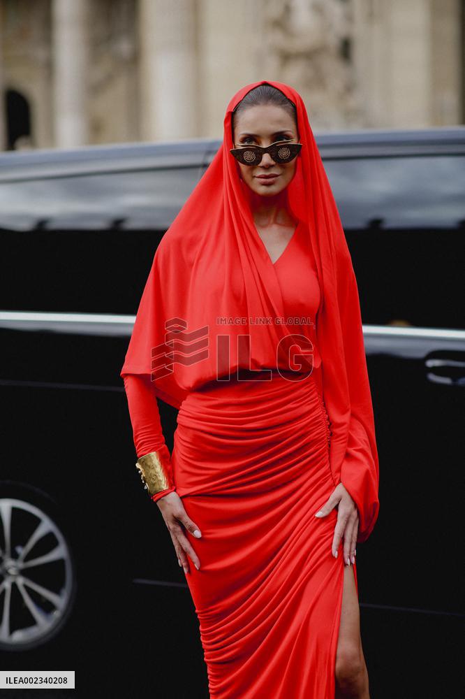 PFW - Schiaparelli Street Style