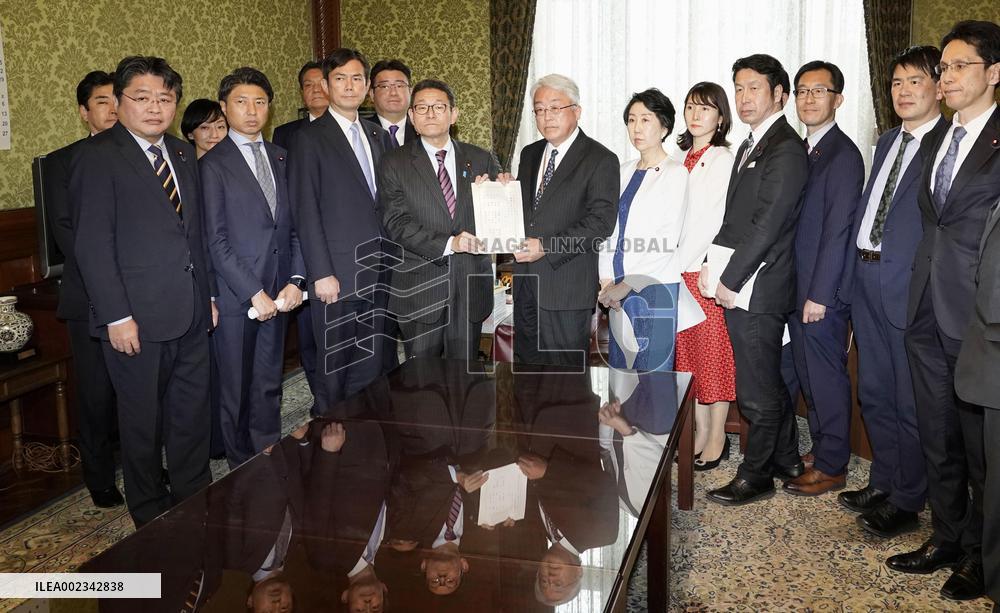 No-confidence motion against Japan education minister Moriyama