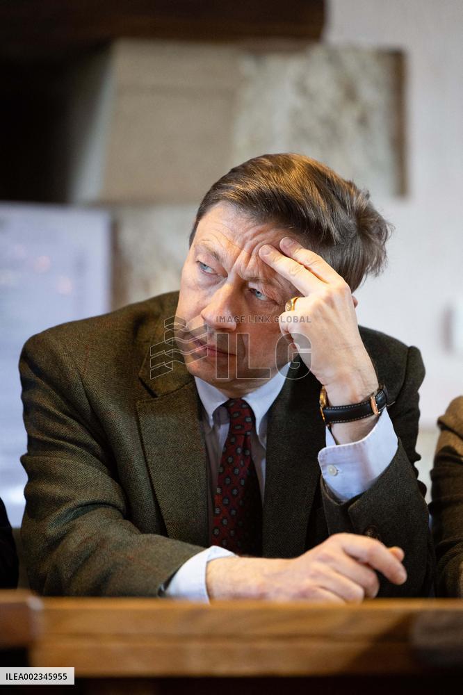 Les Republicains members visit a farm - Echouboulains