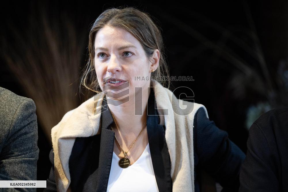 Les Republicains members visit a farm - Echouboulains