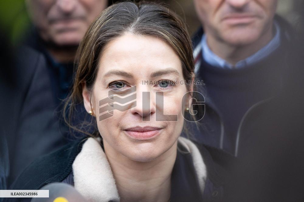 Les Republicains members visit a farm - Echouboulains