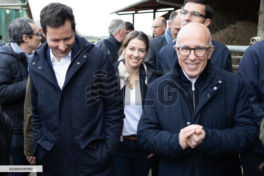 Les Republicains members visit a farm - Echouboulains