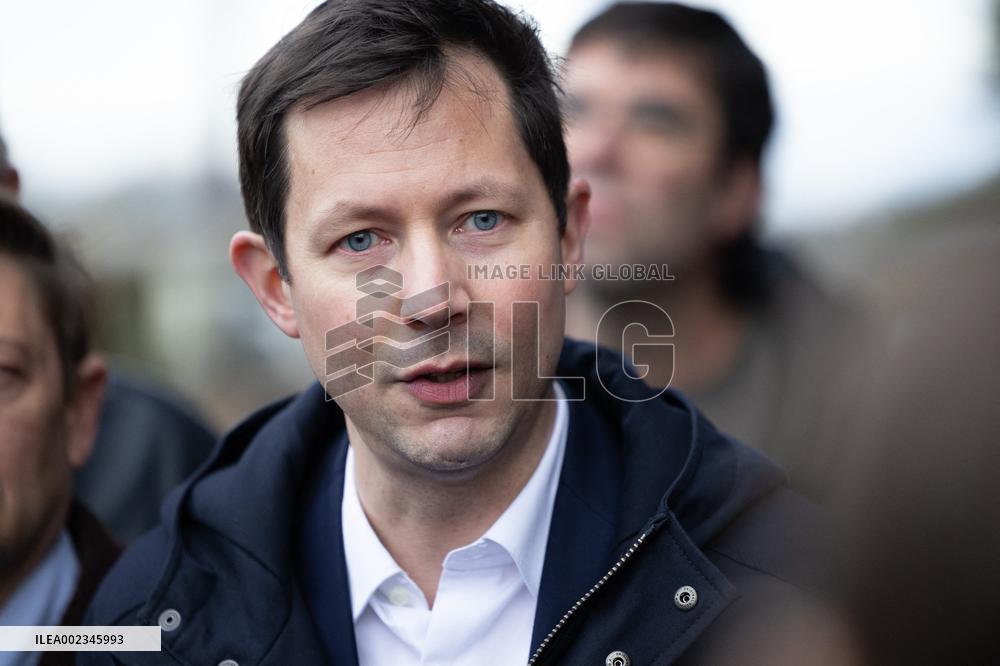 Les Republicains members visit a farm - Echouboulains