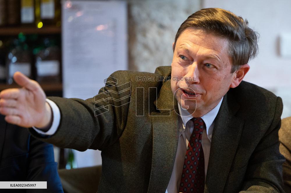 Les Republicains members visit a farm - Echouboulains