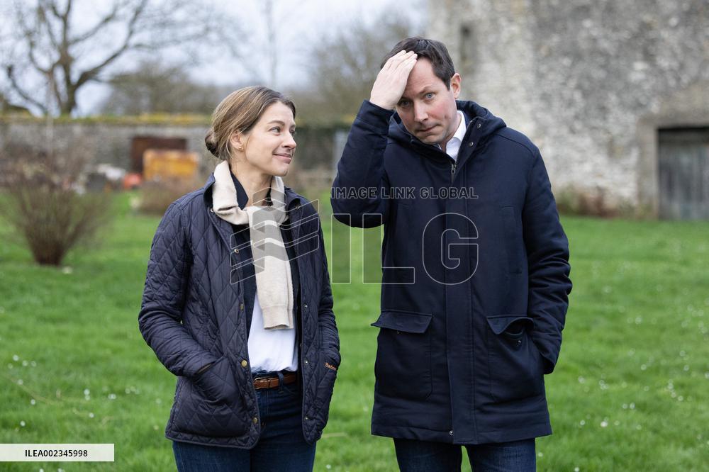 Les Republicains members visit a farm - Echouboulains