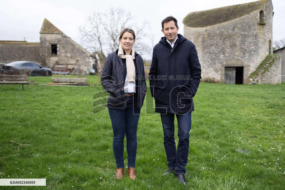 Les Republicains members visit a farm - Echouboulains