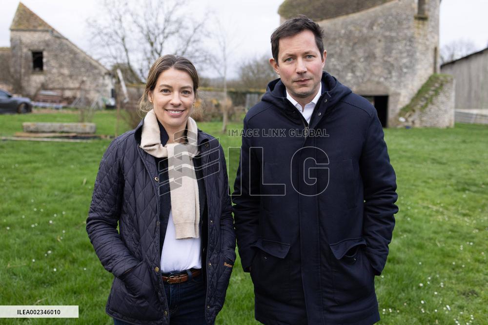 Les Republicains members visit a farm - Echouboulains