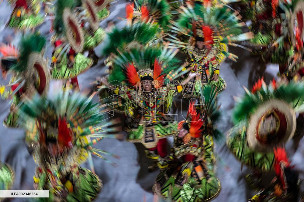 XINHUA PHOTOS OF THE DAY