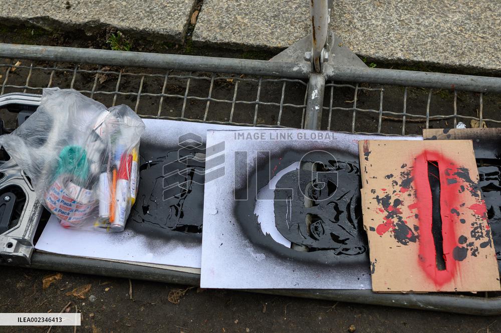 Navalny’s Mourners Gather Outside Russian Embassy - Berlin