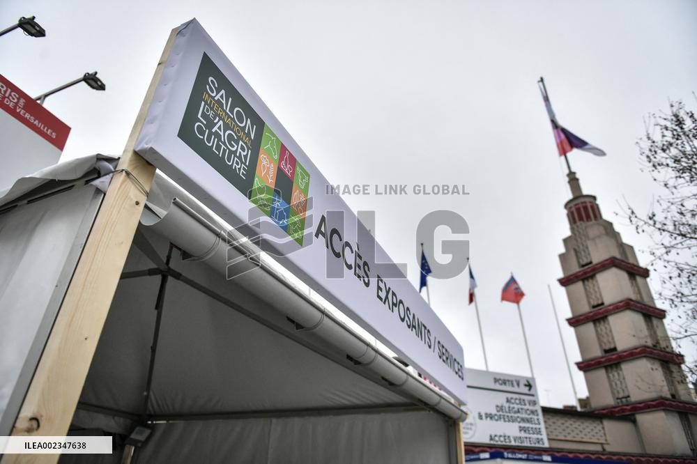 Preparations Underway For The Agriculture Fair - Paris