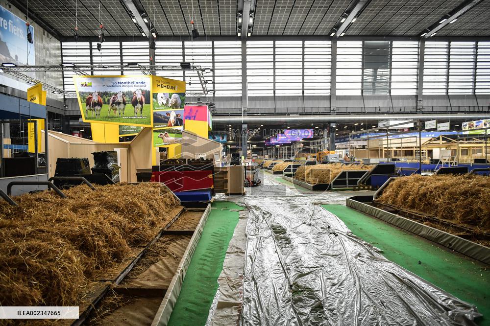 Preparations Underway For The Agriculture Fair - Paris