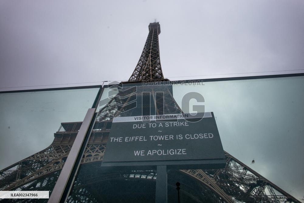 Strike Of The Eiffel Tower's Staff - Paris
