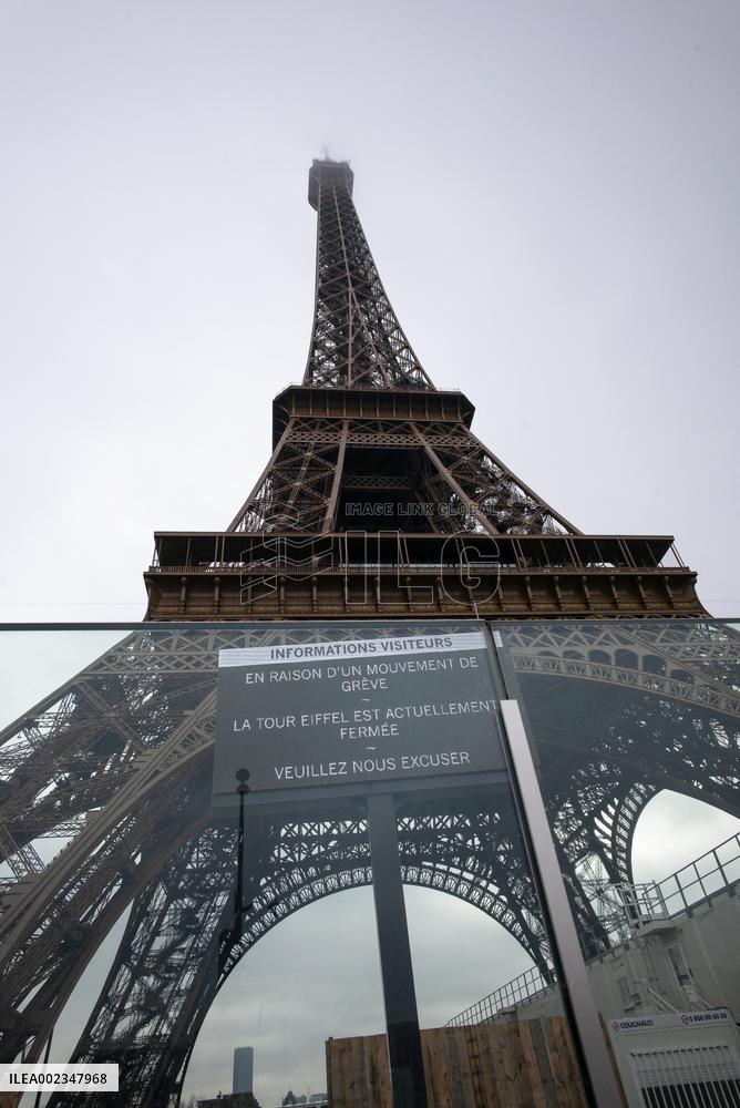 Strike Of The Eiffel Tower's Staff - Paris