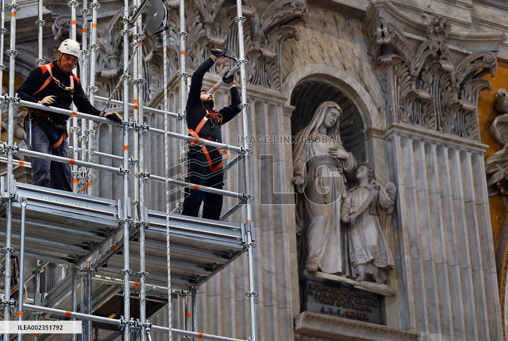 Restoration Work On The Baldachin Of St Peter's Basilica - Vatican