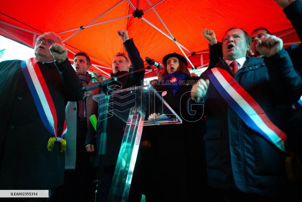 Tribute To Manouchian Before His Last Home - Paris