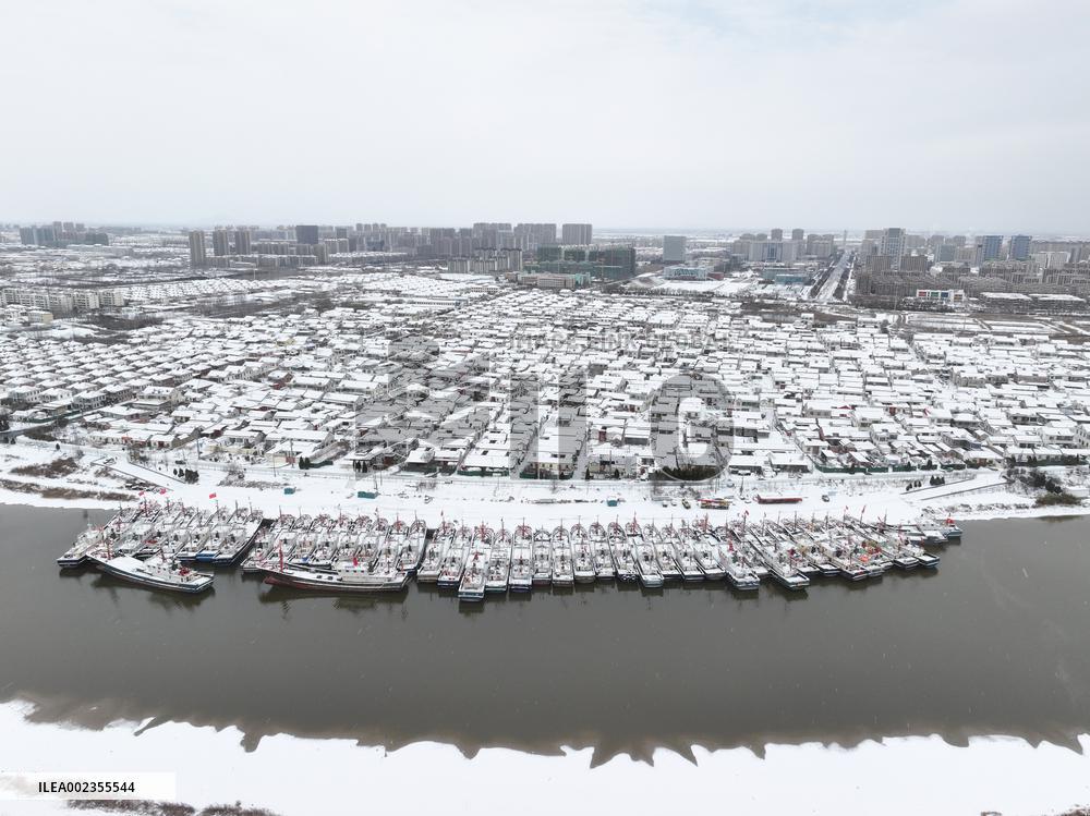 Fishing Port Snow Scenery in Lianyungang