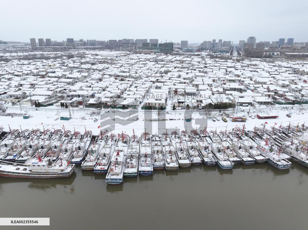 Fishing Port Snow Scenery in Lianyungang