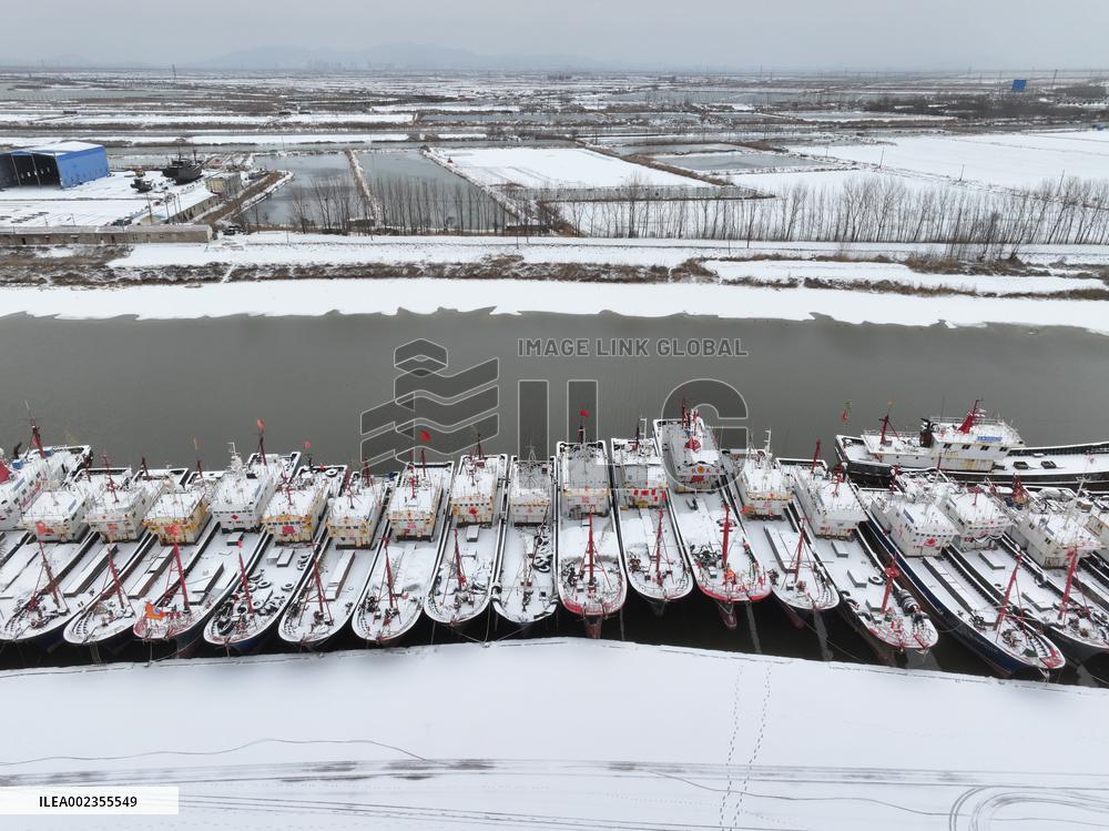 Fishing Port Snow Scenery in Lianyungang