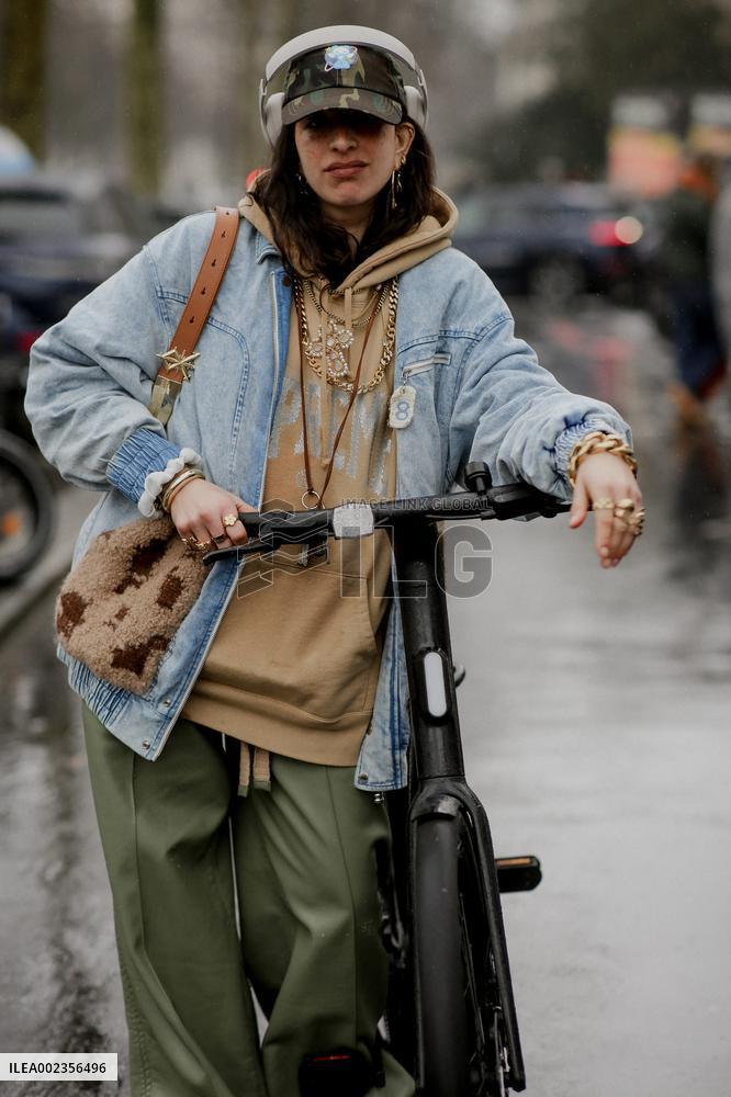 PFW - Street Style - Day 1