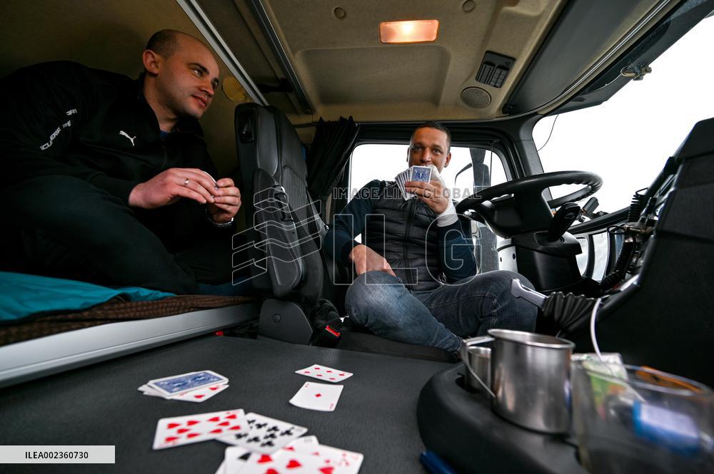 Ukrainian trucks blocked at Ukraine-Poland border