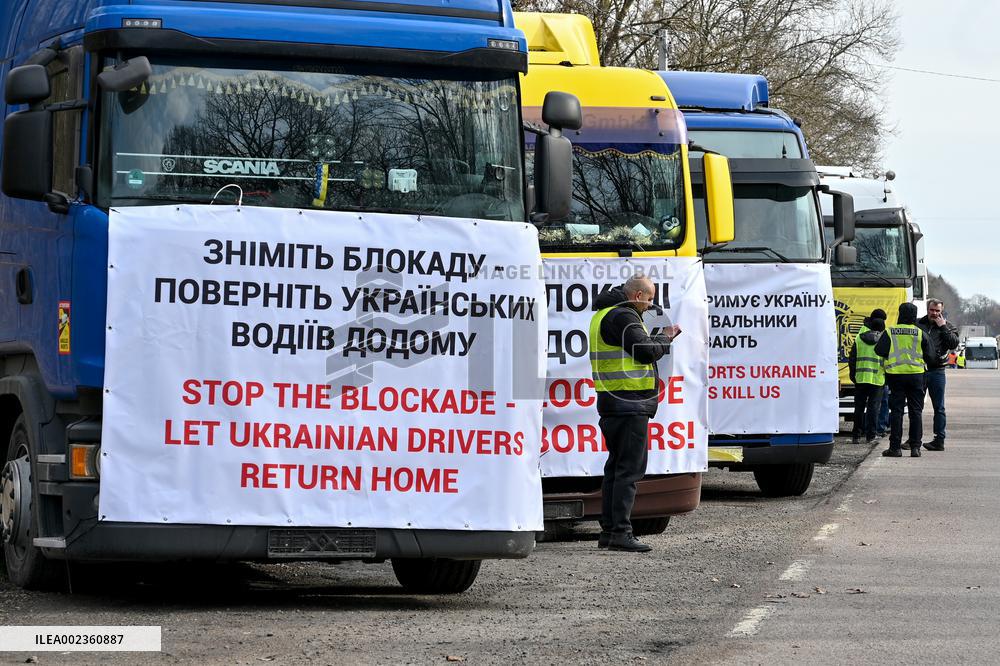 transport, border, blockade, Ukraine, Poland, Ukraine-Poland border, truck, Lviv region, Shehyni, border crossing, checkpoint, p